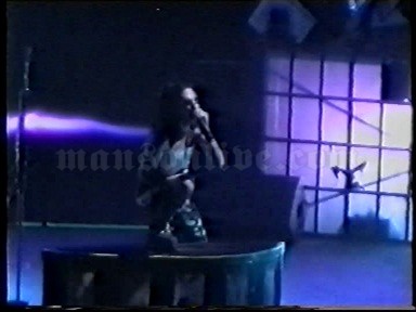 2001-02-03 Milano, Italy - Fila Forum Screenshot 10